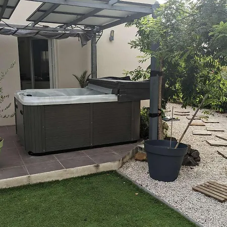 Agde, 5 Pieces, 6 Personnes - Fr-1-387-198 Villa